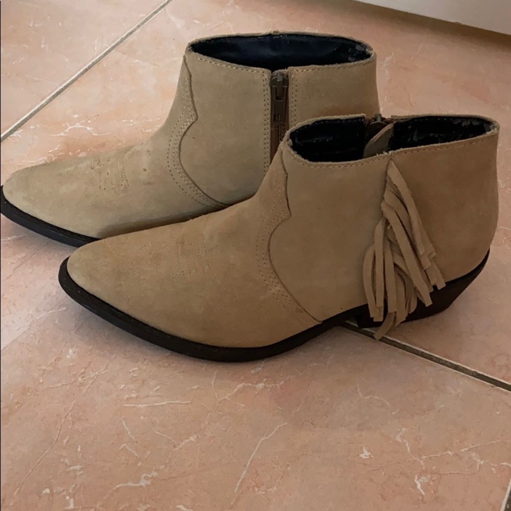 Country boots